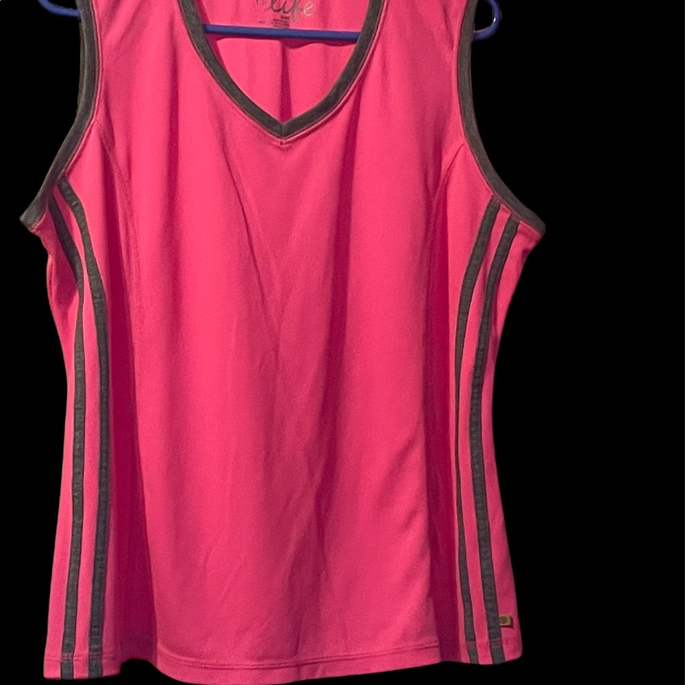 Sleeveless work out shirt